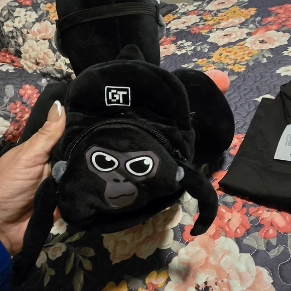 Black Gorilla Backpack With Accessories NWT - Picture 4 of 9